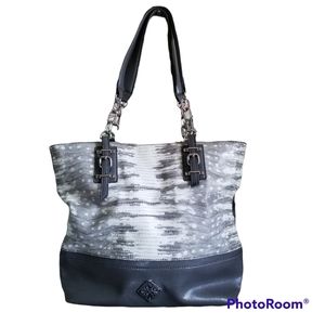 Gorgeous Vera Wang snakeskin print purse handbag tote bag. Pristine condition!